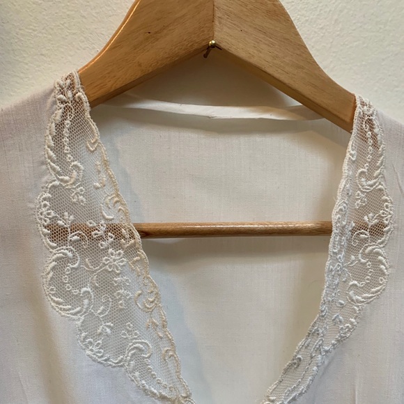 🚫SOLD🚫Vintage White Cotton Lace Blouse, Size S/M - Picture 4 of 5